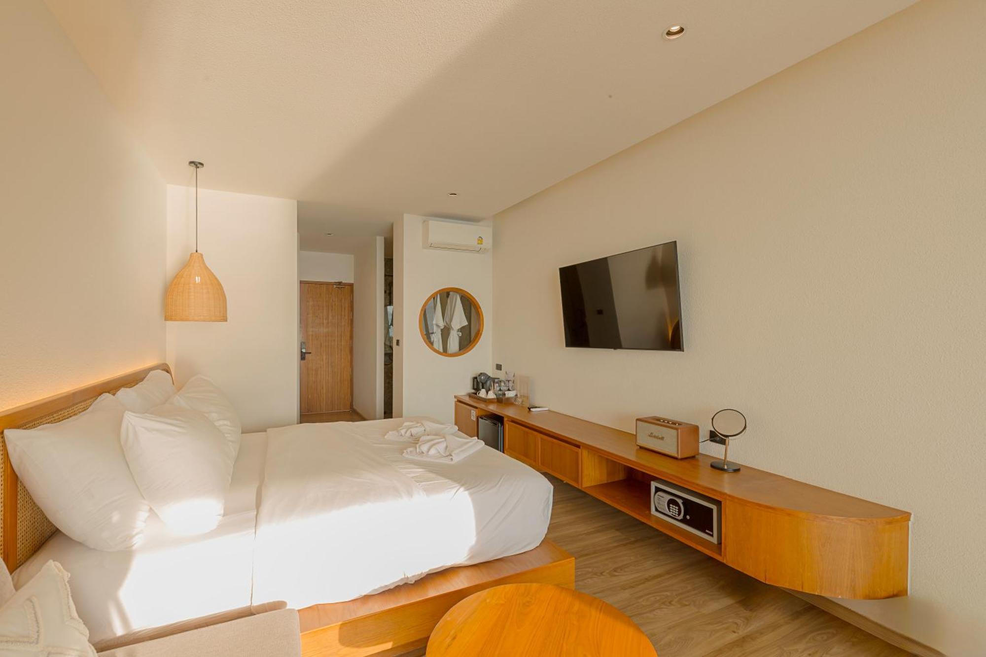 Tasana Bar And Luxury Resort Ko Lan Buitenkant foto