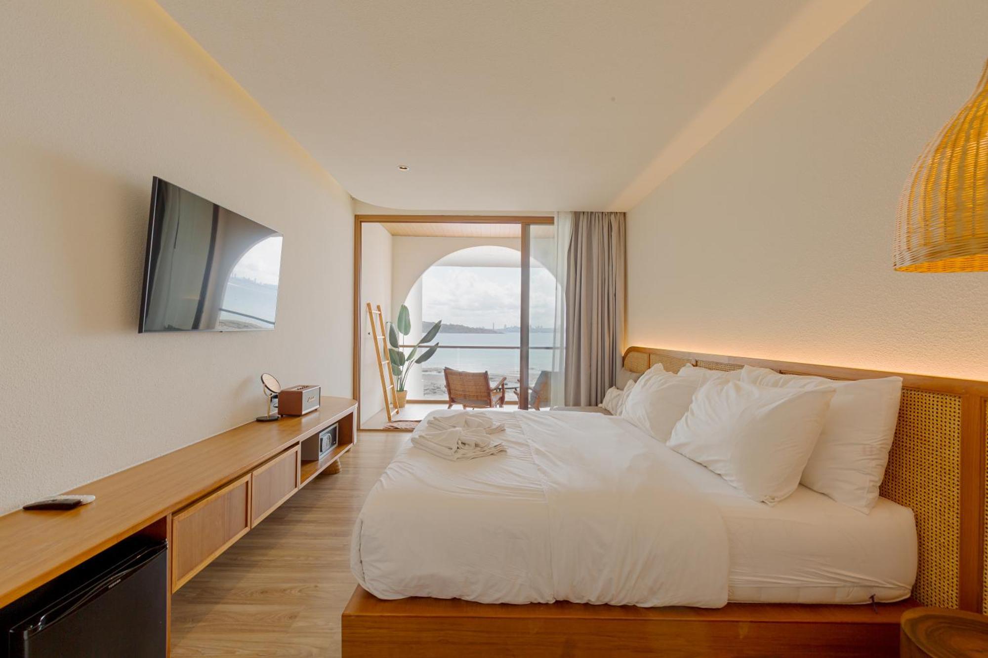 Tasana Bar And Luxury Resort Ko Lan Buitenkant foto